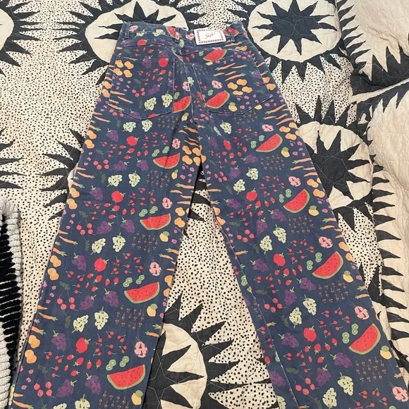 Lisa Says Gah Fruit and Veggie Print Jeans - Picture 4 of 8